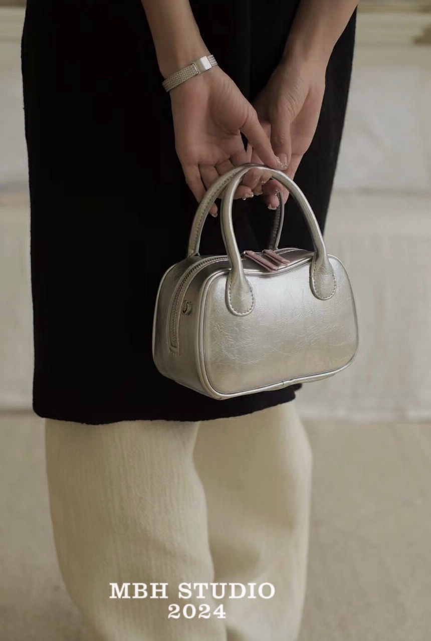 MBH Niche Design Irregular Bowling Handbag with Charm - Image 3