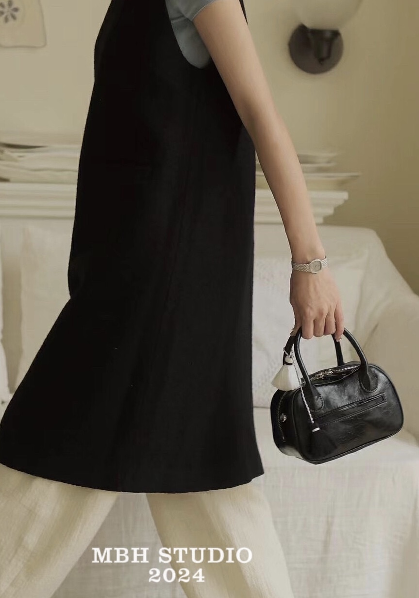 MBH Niche Design Irregular Bowling Handbag with Charm - Image 2