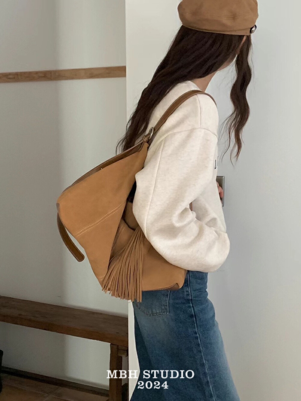 MBH Small-Design AB-Side Suede-Panel Large Tote Bag with Tassel Charm - Image 3