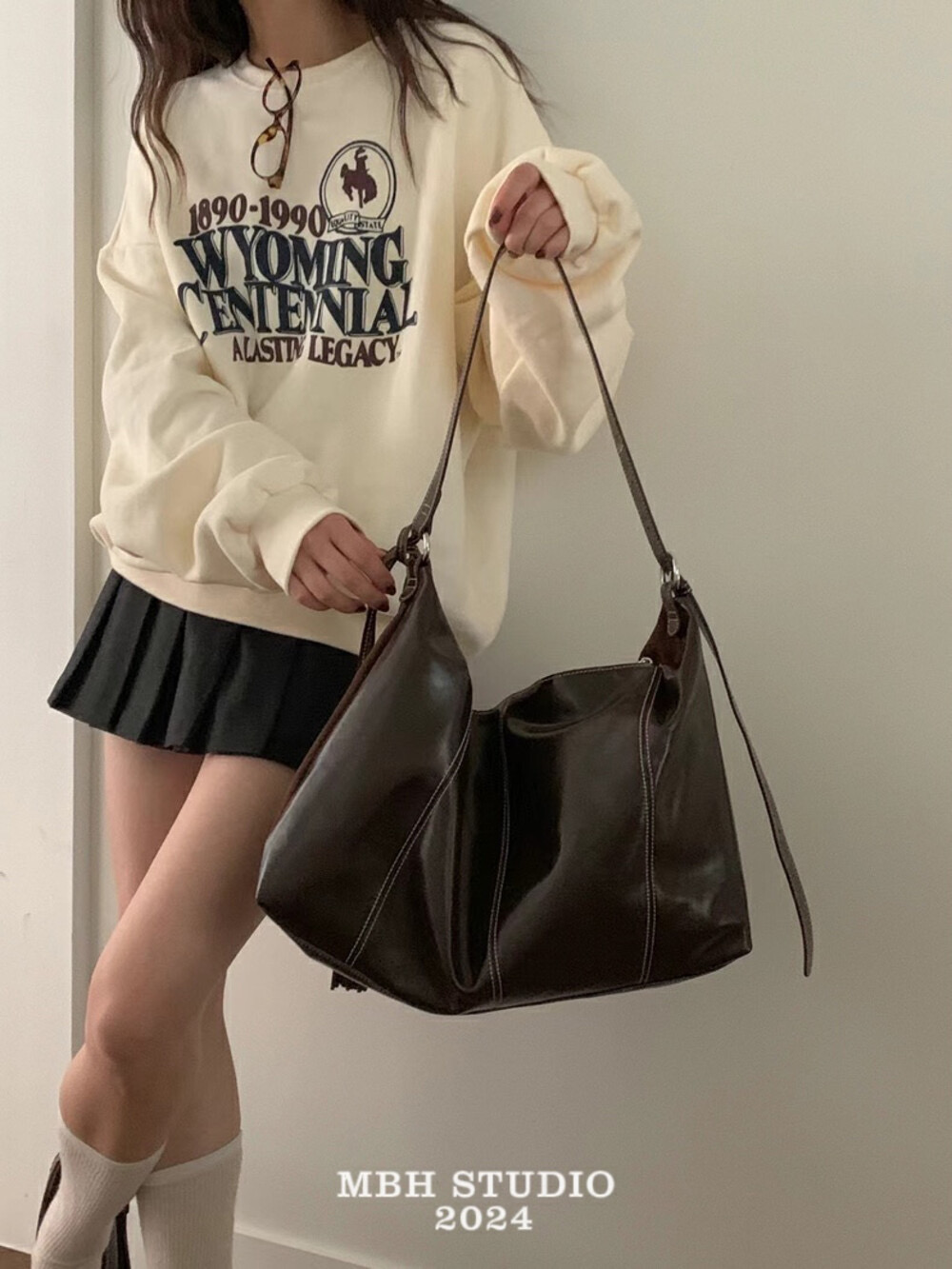 MBH Small-Design AB-Side Suede-Panel Large Tote Bag with Tassel Charm