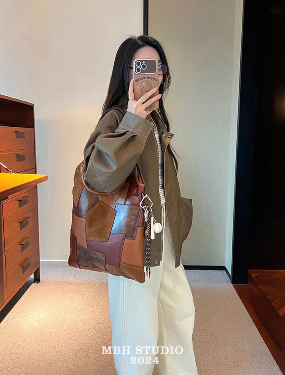 MBH Vintage Patch Large Capacity Premium Leather Tote Shoulder Bag - Image 3