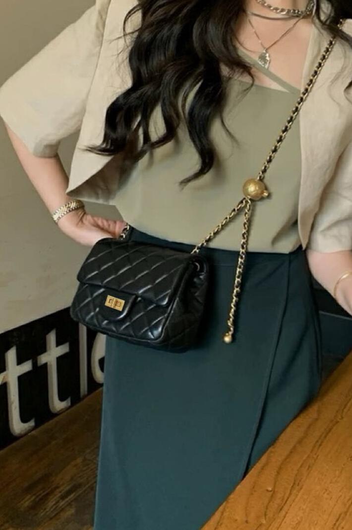 MBH Quilted Lambskin Chain Shoulder Crossbody Bag - Image 5