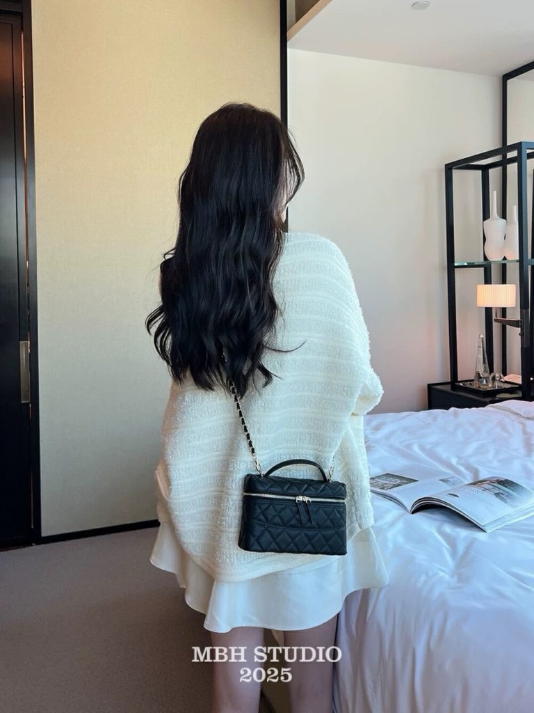 Top Layer Cowhide Caviar Quilted Box Bag with Chain Crossbody and Handbag