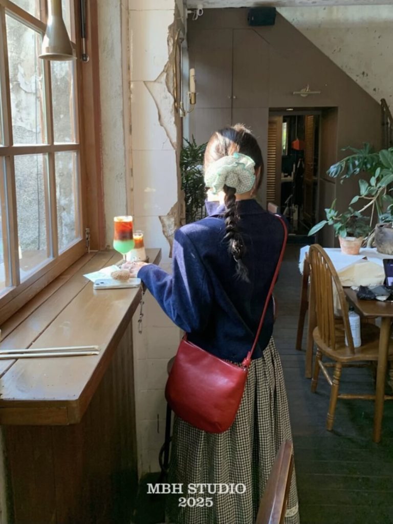 MBH Top-Grain Vegetable-Tanned Leather Dumpling Bag Minimalist Genuine Leather Saddle Bag Commuter Shoulder Crossbody Bag